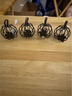 Set of 4 Celebrate It Give Thanks Pumpkin Place Card Holders